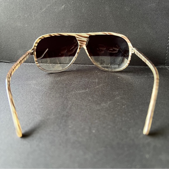 🕶️ Retro Aviator Sunglasses | Designer-Inspired | Half Tint | Unisex - Picture 5 of 7